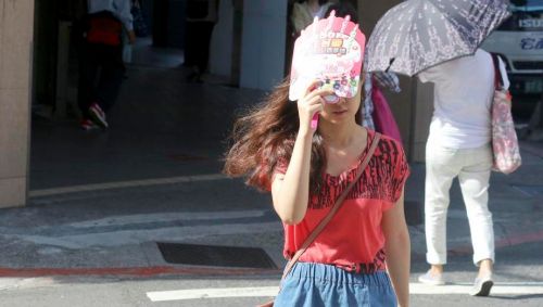 台北又燒起來了！內湖飆「37.9度」全台最高溫　9縣市出門防中暑
