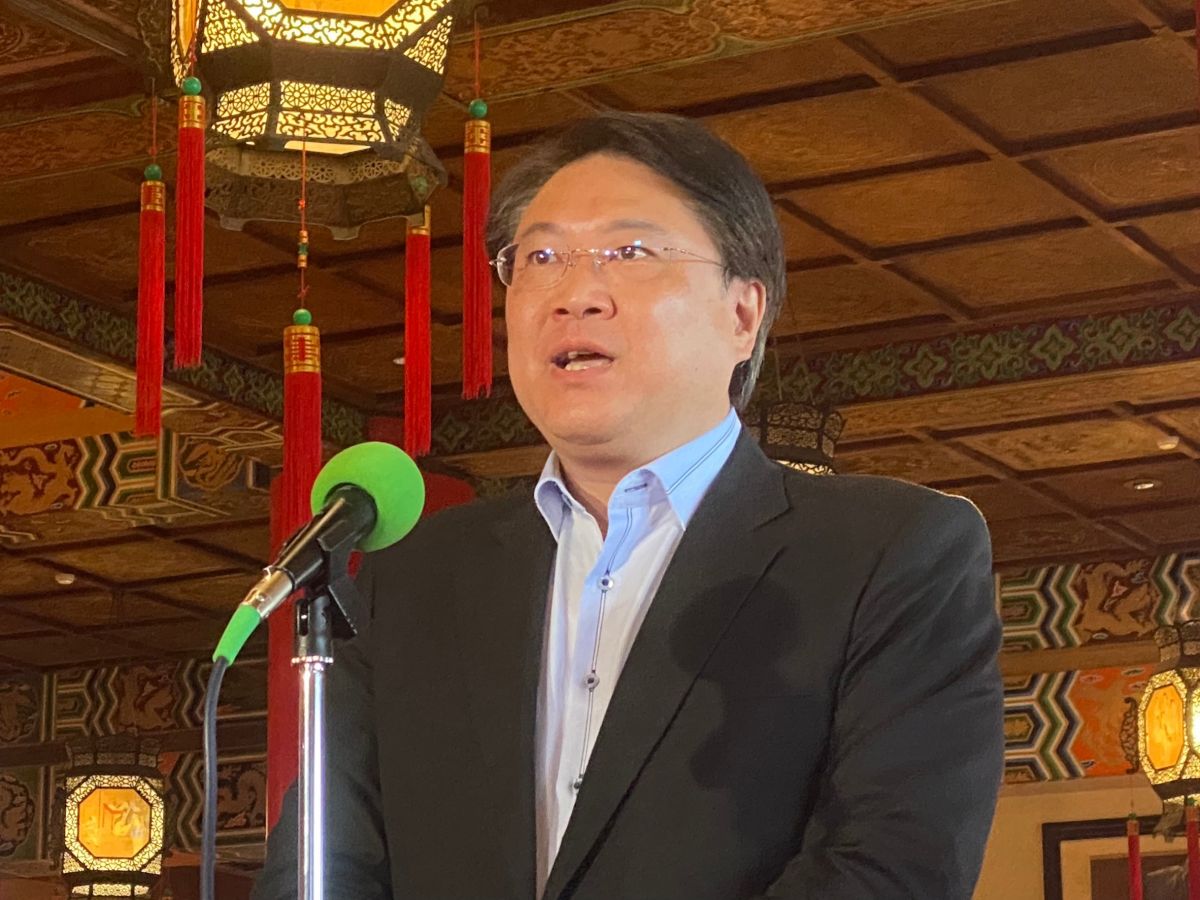 ▲林右昌今表示，即日起，民眾申報遺產稅或贈與稅後，向地政事務所申辦不動產繼承或贈與登記時，不用再檢附紙本遺產稅或贈與稅相關證明書。（圖／記者陳威叡攝）