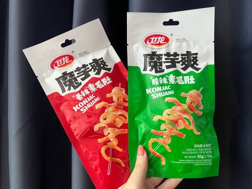 夜市攤商販售非法進口的魔芋爽依法可開罰3至300萬,不過仍是有許多業者以身試險。(圖/記者鍾怡婷攝) ▲夜市攤商販售非法進口的魔芋爽依法可開罰3至300萬,不過仍是有許多業者以身試險。(圖/記者鍾怡婷攝)