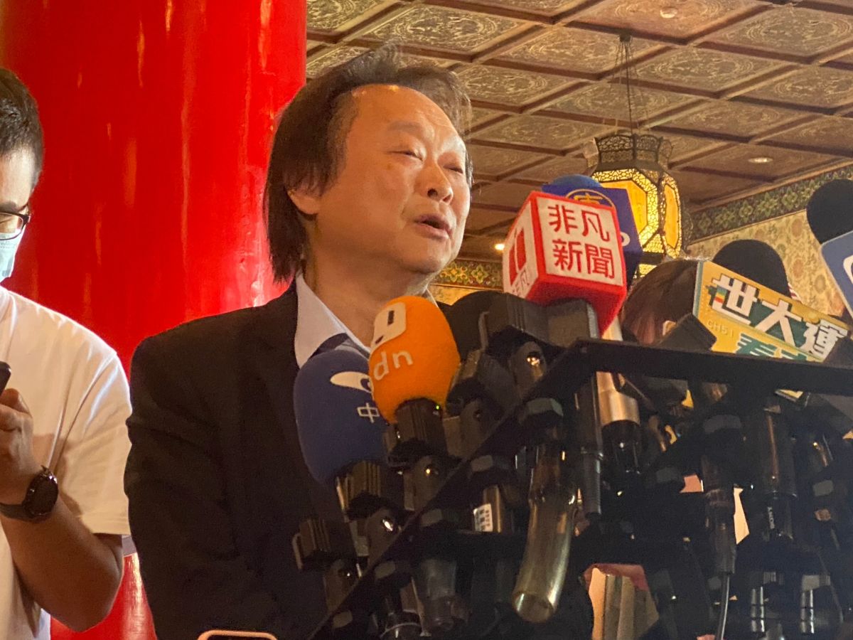 ▲王世堅諷刺說，高虹安是史上最年輕的首長，也是史上最快因貪汙遭起訴的首長。（圖／記者陳威叡攝，2023.07.16）