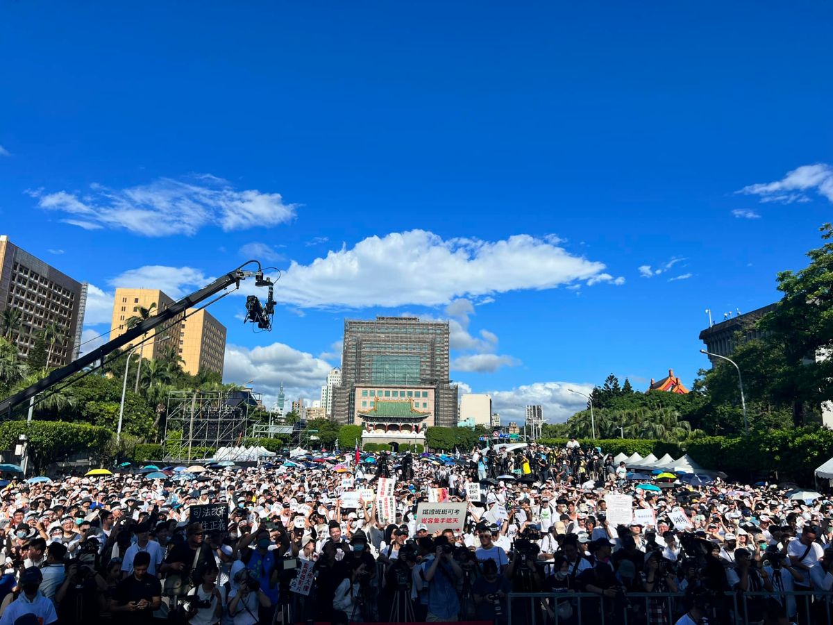 ▲國民黨台北市議員、立法委員參選人徐巧芯響應活動，到凱道參與「公平正義救台灣」遊行。（圖／翻攝自徐巧芯臉書）