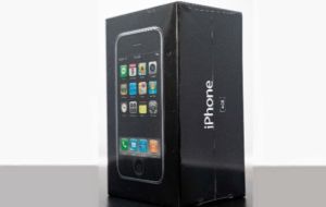 初代未開封iPhone遭拍賣！「罕見身世」曝光　得主花590萬才買到
