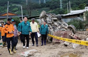 韓國暴雨已41死！尹錫悅赴災區視察　增派5600士兵搜救、搶修
