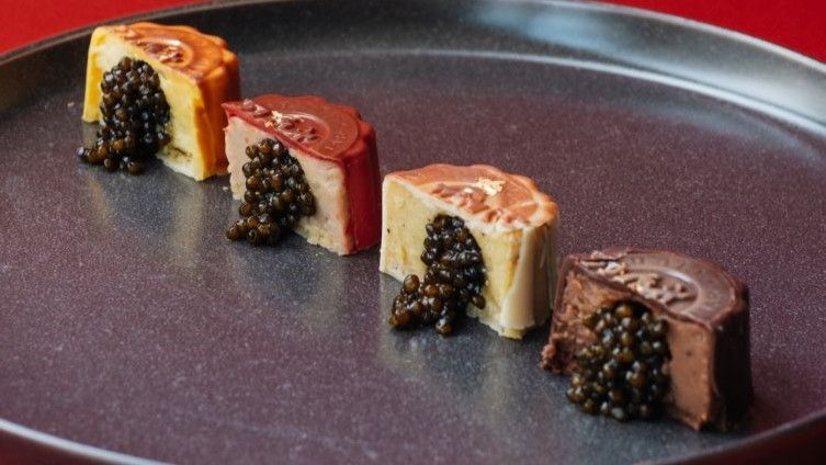 ▲香港Royal Caviar Club今年又推出超奢華「魚子醬月餅」，每盒4入3750元，平均單顆938元。（圖／Royal Caviar Club提供）