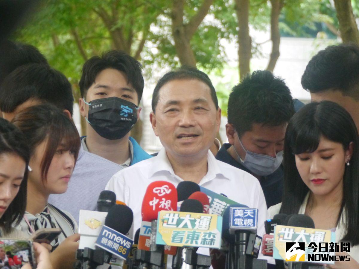 ▲對於美方批評役期恢復4個月的政策有疑慮，侯友宜受訪重申他是反對民進黨的3+1兵役制度。（圖 ／記者吳嘉億2023.07.18）