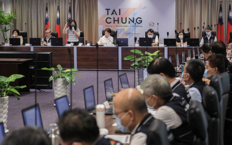 ▲台北大學法律系教授郭玲惠到市政會議演講「機關首長性騷擾防治義務與精進作為」。（圖／台中市政府提供，2023.07.18）