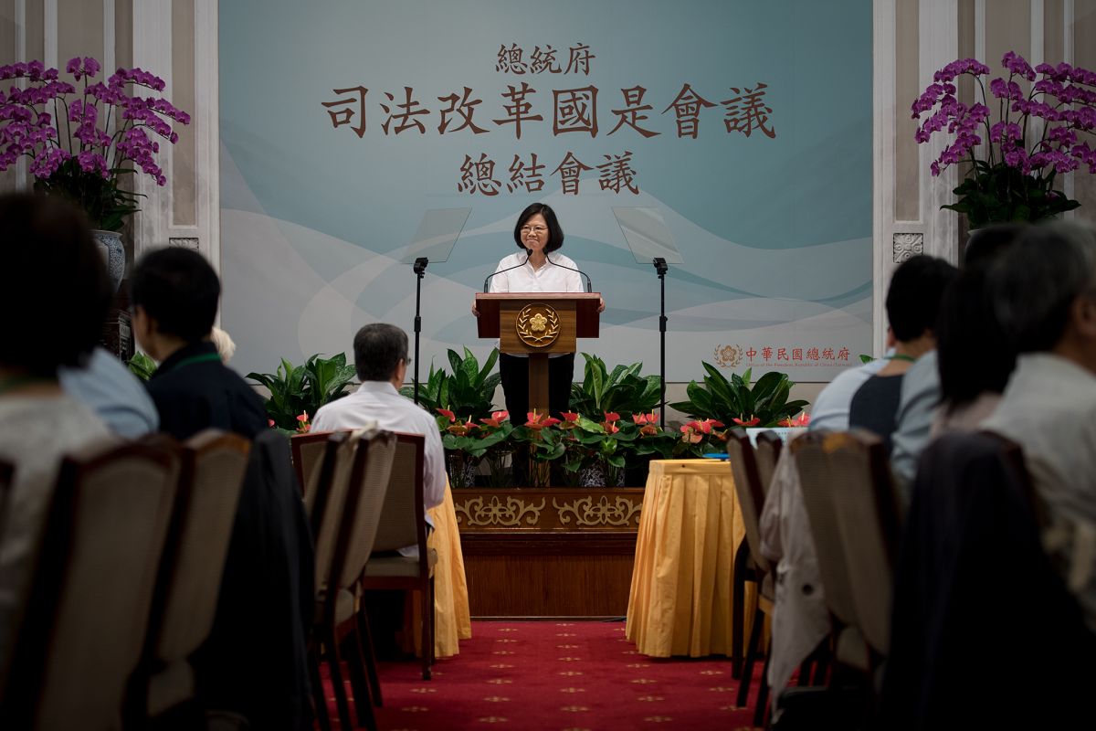 ▲柯文哲提34年沒開國是會議，新北市議員陳乃瑜在臉書發文並以採訪過的國是會議照片打臉柯說謊。（圖 ／翻攝陳乃瑜臉書）