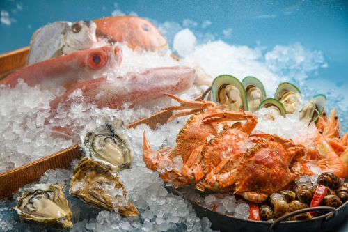 ▲漢來海港餐廳號稱海鮮品項豐富度為全台之最，包含3種蟹蟳類、8-10種生魚片等。（圖／漢來美食提供）
