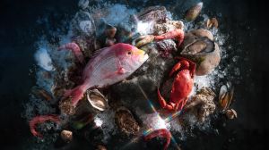 ▲「豐潮」是海鮮吧，主打鑽石級蝦蟹貝品，據悉有現開直送生蠔、海膽吃到飽。（圖／饗A Joy）