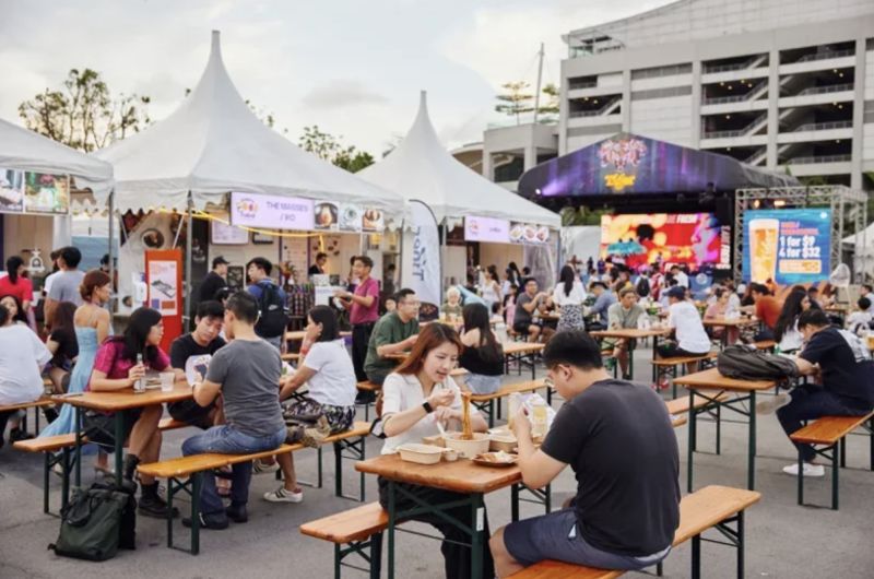 ▲新加坡美食節主會場面積達5,000坪，超過百家品牌共襄盛舉，為參加者帶來獨特的美食體驗。（圖／新加坡旅遊局）