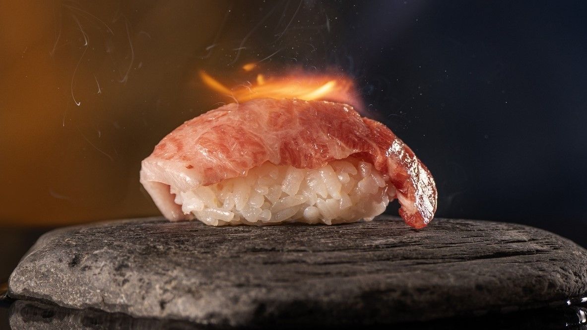 ▲最貴吃到飽「饗A Joy」晚餐每人3880元加1成，內部員工試吃爆雷「沒有白飯」，但有其他飯類料理。（圖／饗A Joy）