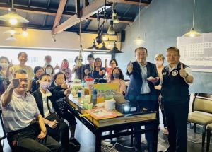 與新住民共食摩摩喳喳冰飲　分享政策新知、提供優惠
