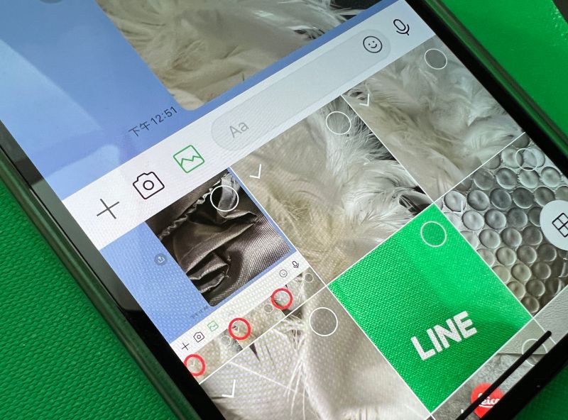 ▲LINE更新到最新版本後，如果已經傳送過的照片、影片，上面會顯示「白色勾勾」，方便用戶快速辨識哪些照片已經傳送過。（圖／記者周淑萍攝）