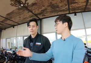 ▲韓星青林（左）2020年出現在螢光幕上，成為機車銷售員。（圖／翻攝自RyuSeok YouTube頻道）