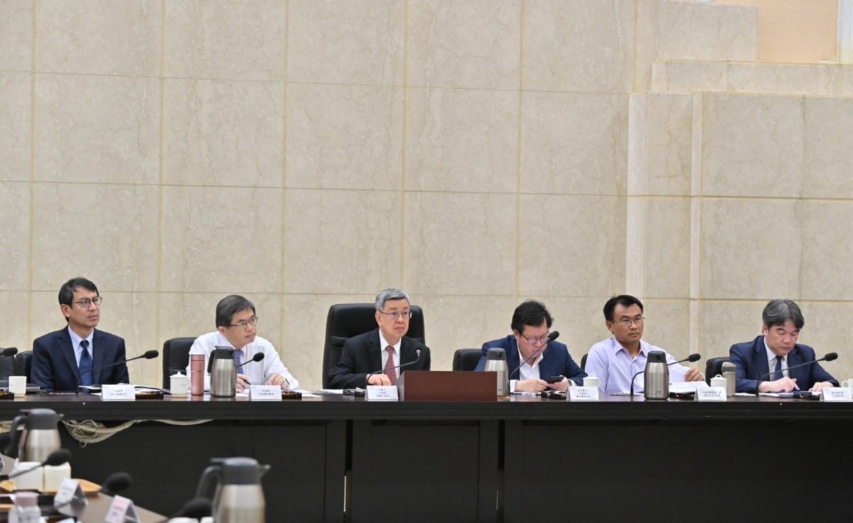 ▲行政院長陳建仁今日主持行政院食品安全會報會議，提及教育部國學教署已增設學校午餐科，請相關部會落實執行營養師等專業人員的知能訓練，並結合推動食農及飲食教育。（圖／行政院提供）
