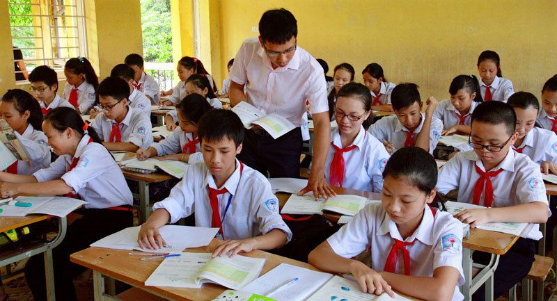 ▲越南教育部副部長黃明山（Hoang Minh Son）表示，越南有將近100所大學可以培育博士生，學校數量是很多，但育才成效不怎樣，素質良莠不齊。圖為越南學生上課情形。（圖／越通社）
