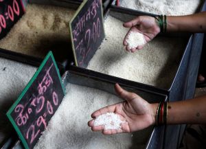 國際糖價恐攀升！印度「7年來首次」禁止糖出口　氣候變遷成主因
