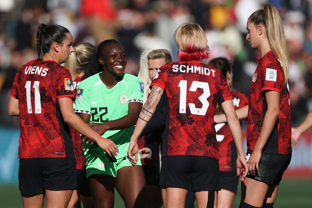 ▲最後階段奈及利亞Deborah Abiodun吞下紅牌而退場，面臨少打多的劣勢，但仍以0：0逼和強敵加拿大。（圖／美聯社／達志影像）