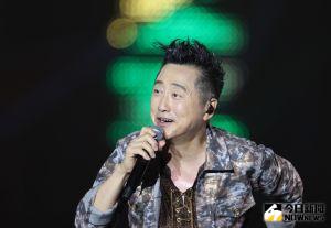 庾澄慶首次登上超犀利趴舞台。(圖/記者陳明中攝) ▲庾澄慶首次登上超犀利趴舞台。(圖/記者陳明中攝)