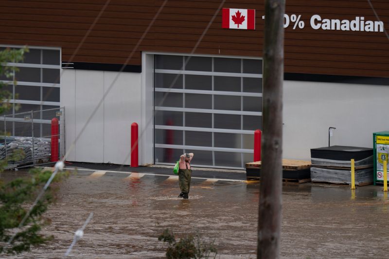 ▲加拿大東部諾瓦斯科細亞省（Nova Scotia）暴雨引發洪水，據報造成4人失蹤，包括兩名兒童。（圖／美聯社／達志影像）