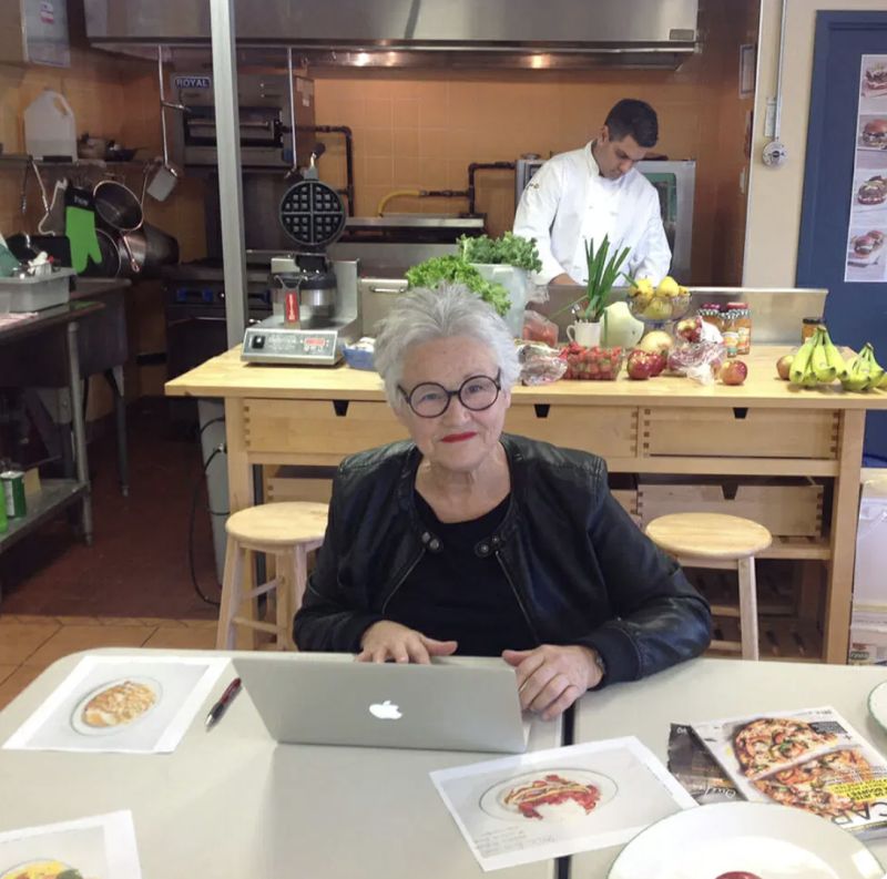 ▲加拿大知名女企業家蔻拉是當地連鎖早餐店的教母。（圖／翻攝自蔻拉早餐店網站）