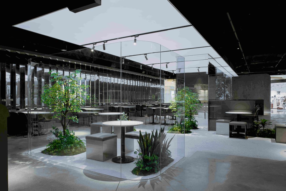 ▲早午餐的貳樓2023年進駐台中秀泰，最新店型「未來城市森林」充滿光影藝術；獨家限定松露菜色搭配 WAT 聯名「SF2-誠實吐真劑雞尾酒」；目前7月訂位已全滿，父親節還有機會。（圖／晴天見設計提供）