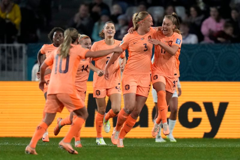 ▲2023國際足總女子世界盃(FIFA Women's World Cup) 今(23日)小組賽第一輪E組第二場，荷蘭在第13分鐘靠著後衛VAN DER GRAGT頭槌進球，早早鎖定比賽勝利，最終以1：0擊敗葡萄牙。（圖／美聯社／達志影像）