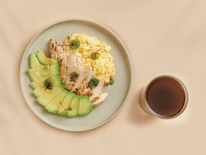 ▲勺日咖啡廳聯名AVEDA打造「酪梨炒蛋早午餐」。（圖／勺日咖啡廳提供）