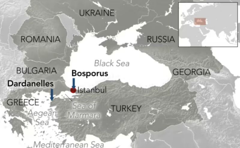 ▲土國控制著達達尼爾海峽(Dardanelles)和博斯普魯斯海峽(Bosporus),可說是黑海與全球其他水道通行的必經之路。藍色箭頭處。(圖/翻攝自日經亞洲)