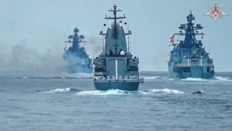 ▲俄羅斯國防部發布的，黑海艦隊近日進行軍事演習的照片。（圖／美聯社／達志影像）