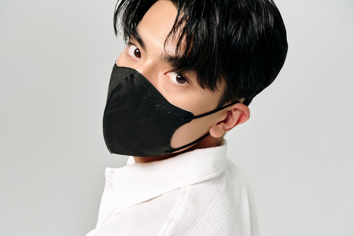 ▲HAOFA的氣密型99%防護立體醫療口罩，主打擁有抗UV50+的防曬係數。(圖/品牌提供)