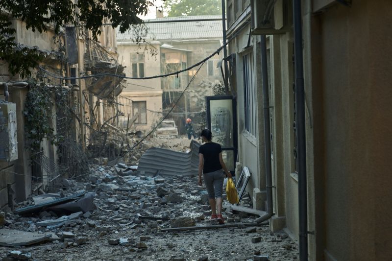 ▲俄羅斯近日密集轟炸烏克蘭南部港口城市，圖為被嚴重破壞的敖德薩市容。（圖／美聯社／達志影像）