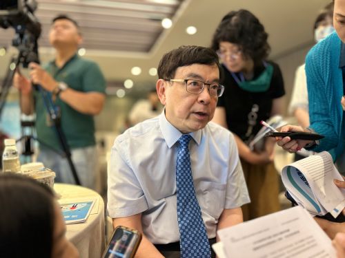 接送情曝!台大名醫疑外遇生子 黃立民:是朋友小孩、老婆不知情