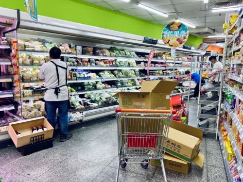 ▲家樂福、超市、賣場、蔬果區、蔬菜、水果。（圖／記者蕭涵云攝）