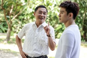 ▲《鬼之執行長》湯志偉指導張立昂口條。(圖/三立) ▲《鬼之執行長》湯志偉指導張立昂口條。(圖/三立)