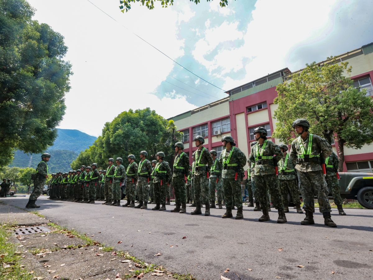 ▲國軍第四作戰區因應南部地區杜蘇芮颱風可能帶來災情，提前完成預置兵力救災準備。（圖／第四作戰區提供）