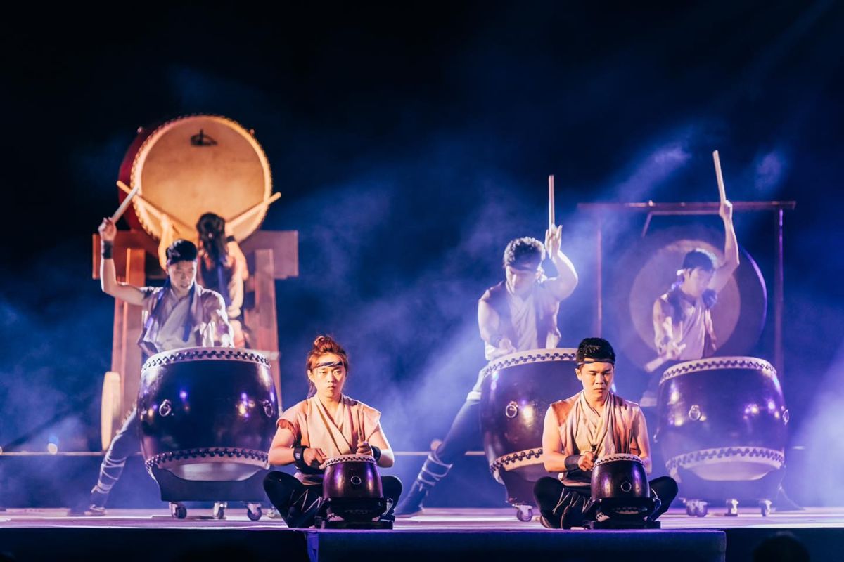 ▲7/29晚上北門井仔腳鹽田將可欣賞到十鼓擊樂團帶來以台灣歷史、人文為創作題材的演出（圖／晉基建設提供）
