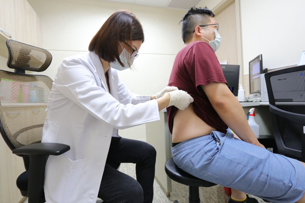 ▲「皮蛇」會在皮膚呈現帶狀紅疹，病情嚴重時會不斷蔓延。(示意圖／NOWnews資料照)