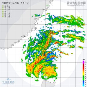 ▲雷達回波圖顯示，杜蘇芮颱風不斷往台灣輸送水氣和雲，替東半部帶來劇烈降雨。（圖／翻攝中央氣象局官網）