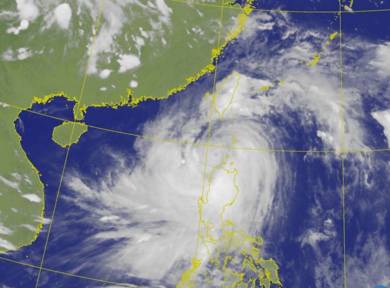 ▲杜蘇芮颱風持續靠近台灣，金門縣宣布27日上午正常上班上課，「下午」停班停課。（圖／中央氣象局）