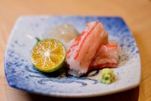▲北海道松葉蟹是套餐中亮點，可一次吃到多種做法的松葉蟹料理。（圖／記者葉盛耀攝）
