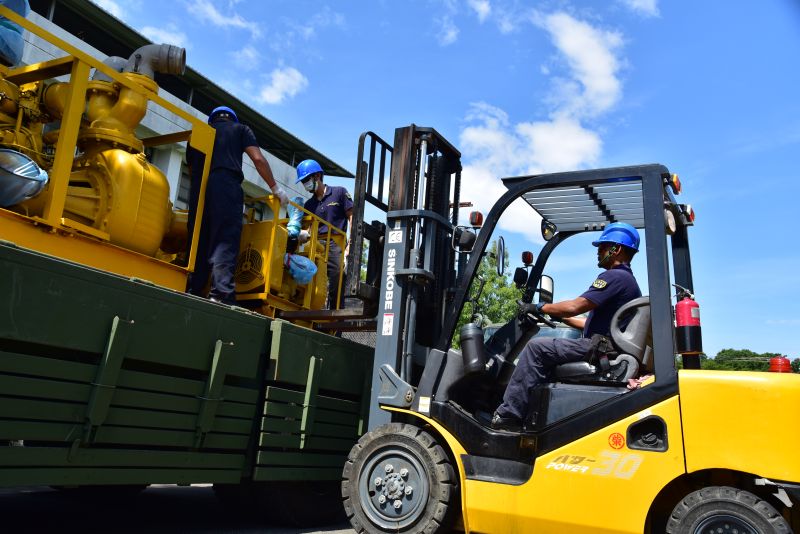 ▲颱風杜蘇芮撲台,水下作業大隊完成膠舟及抽水機具整備。(圖/海軍司令部提供)