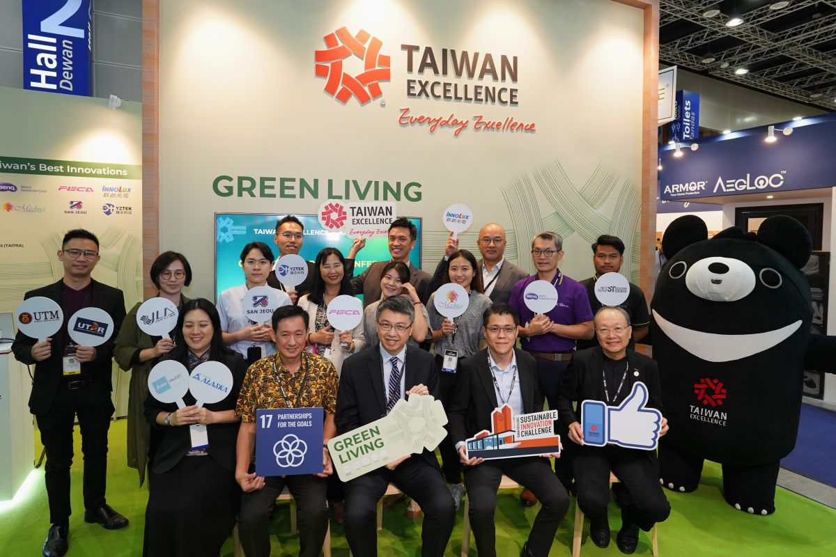 ▲馬來西亞Archidex台灣精品館開幕記者會參展業者合影。（圖／貿協提供）