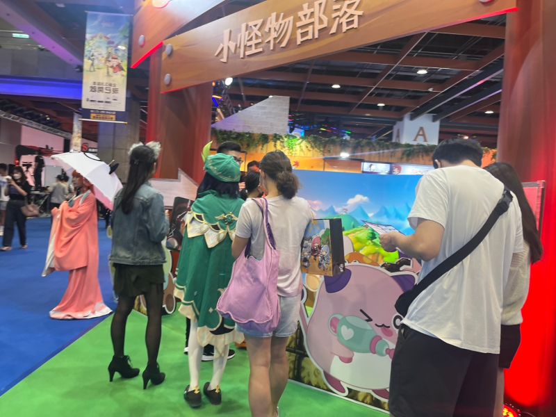 ▲橘子嘉年華《新楓之谷》展區相當熱門,一直到漫博下午排隊人潮都不間斷。(圖/記者鍾怡婷攝)