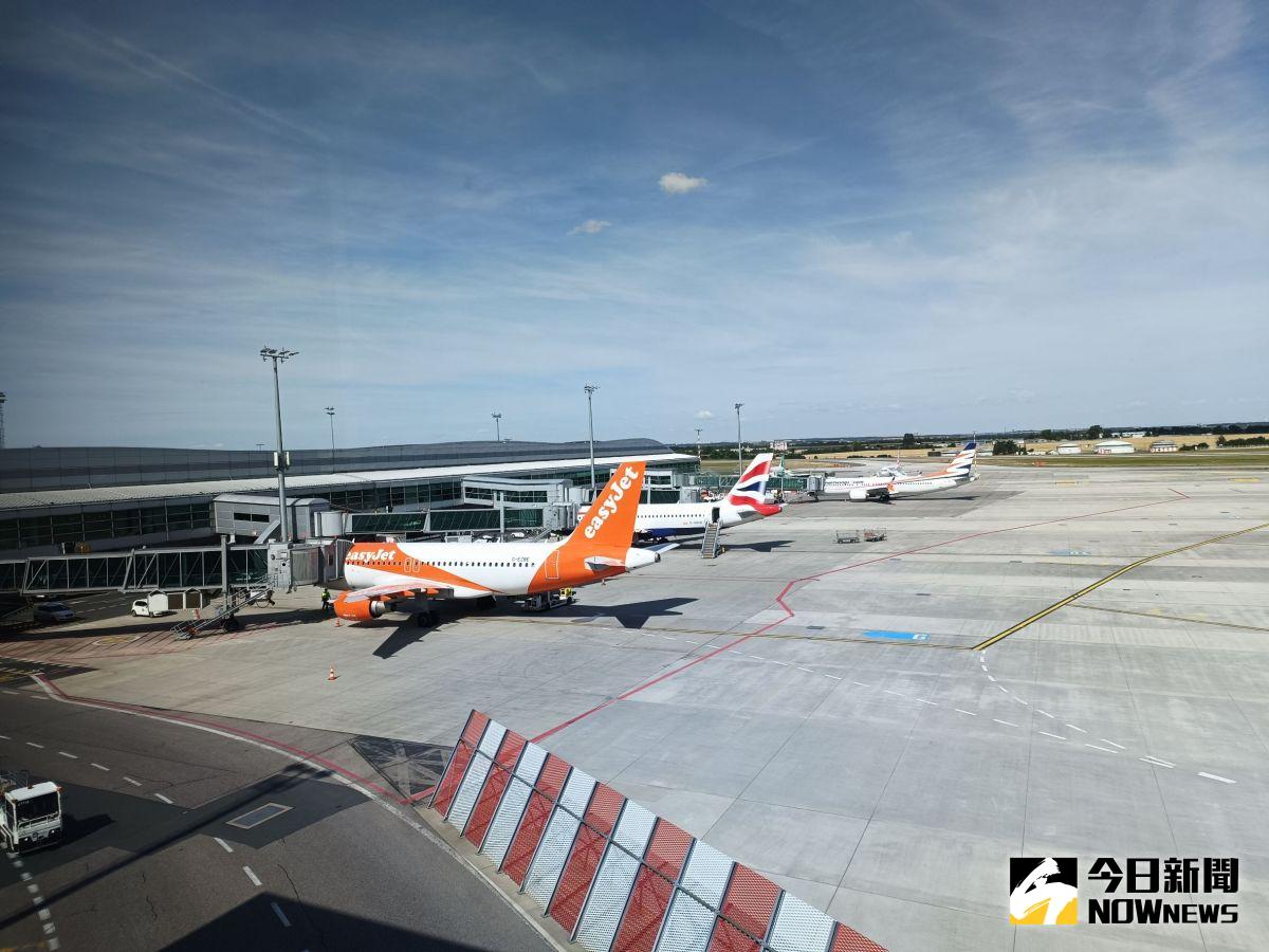 ▲民航局指出，受小犬颱風影響，今日截至10時，國內線取消14架次，國際暨兩岸航線未受影響。（圖／記者許若茵攝）