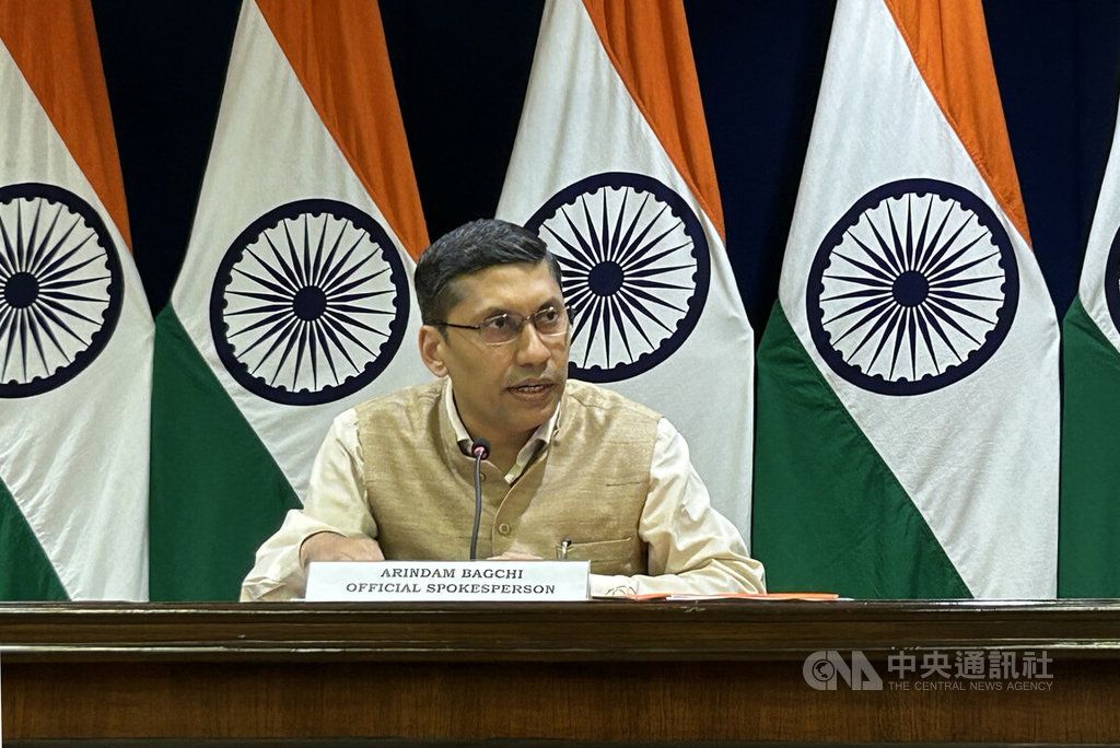 ▲中國不承認印度對阿魯納查省的主權，向準備前往成都參加世大運的部分印度武術選手發給「另紙簽證」。印度外交部發言人巴格奇（Arindam Bagchi）27日在例行記者會上說，印度已向中國提出「強烈抗議」。（圖／中央社記者林行健新德里攝 112年7月27日）