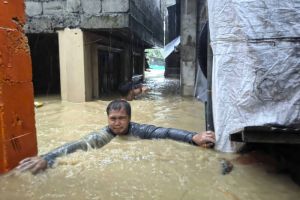 杜蘇芮釀菲國船難至少30死　32萬人成受災戶、洪災屋倒頻傳
