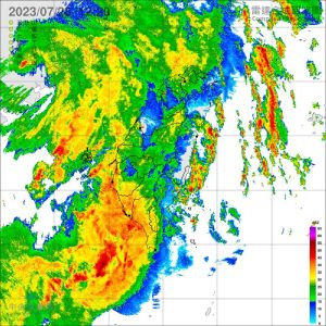 ▲旺盛颱風尾影響，未來4小時台南、高雄、屏東、嘉義、雲林沿海留意大雨。（圖／）