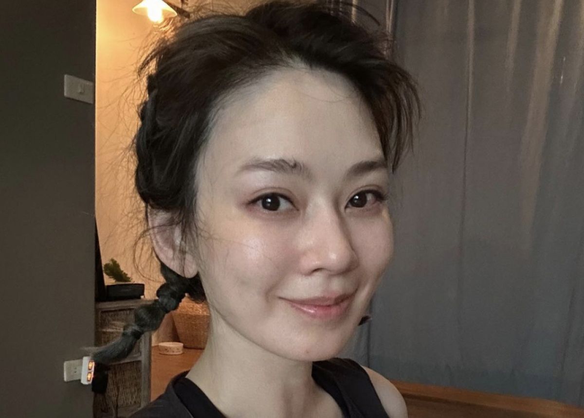 ▲Melody於本月7日宣布離婚，她今日PO出素顏自拍照，以英文寫下心情：「保持堅強，維持我的平靜。」 （圖／翻攝自Melody IG）