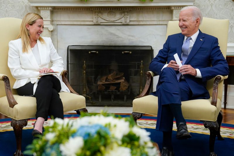 ▲義大利總理梅洛尼（Giorgia Meloni）展開訪美行，27日與美國總統拜登（Joe Biden）在白宮舉行雙邊會談，並在會後發表聯合聲明。（圖／美聯社／達志影像）